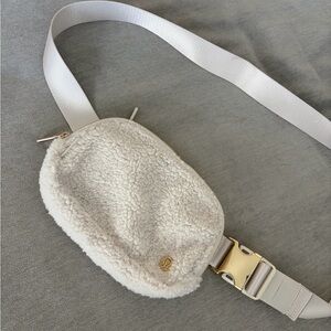 Lululemon Sherpa Belt Bag